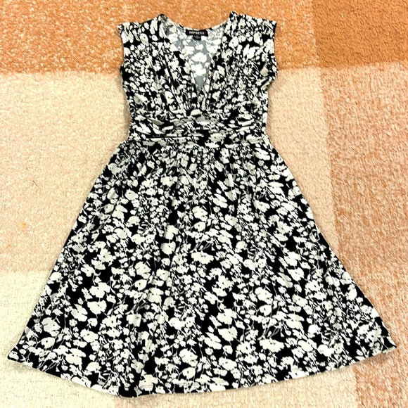 Impress Dress - Picture 1 of 6